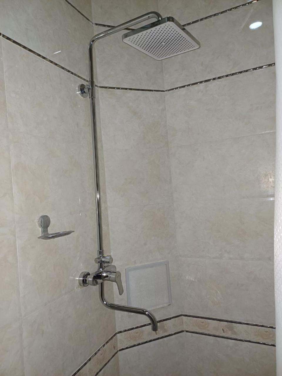 Maximum Hotel Ναβόι Εξωτερικό φωτογραφία